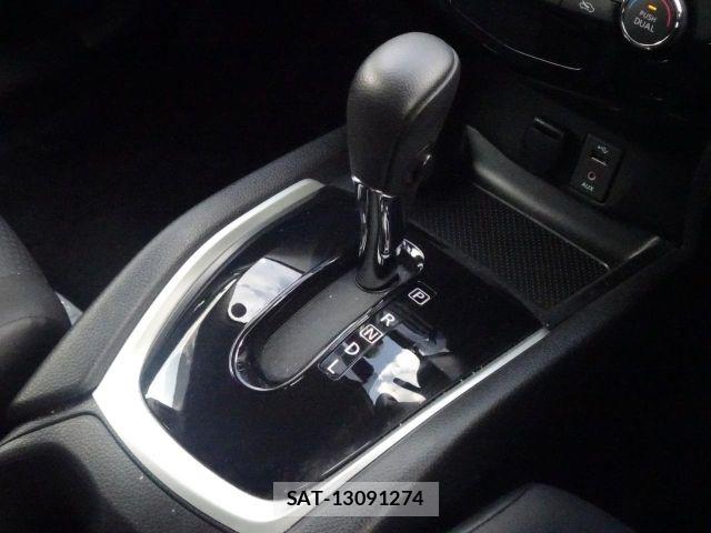 Nissan X-TRAIL 2016-10 8747025-24