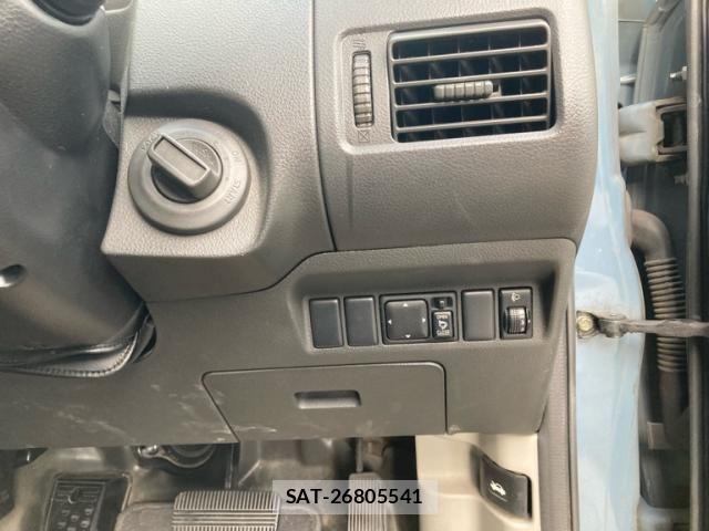 Nissan X-TRAIL 2005-05 8747044-13