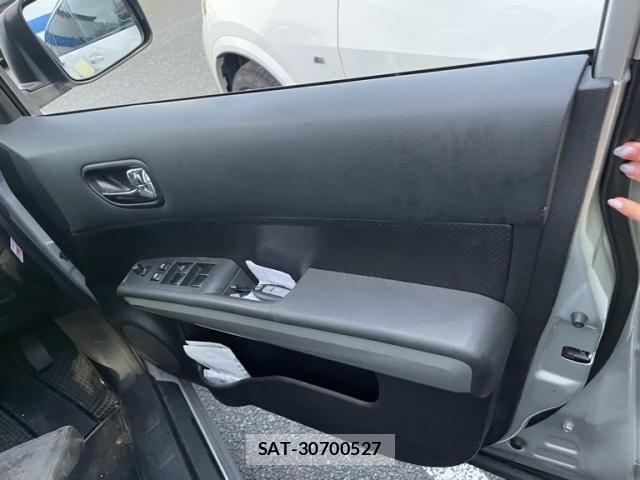 Nissan X-TRAIL 2012-11 8747035-12
