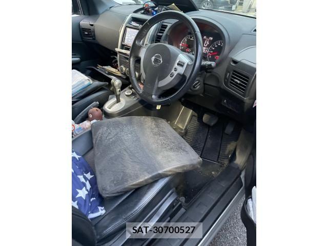 Nissan X-TRAIL 2012-11 8747035-13
