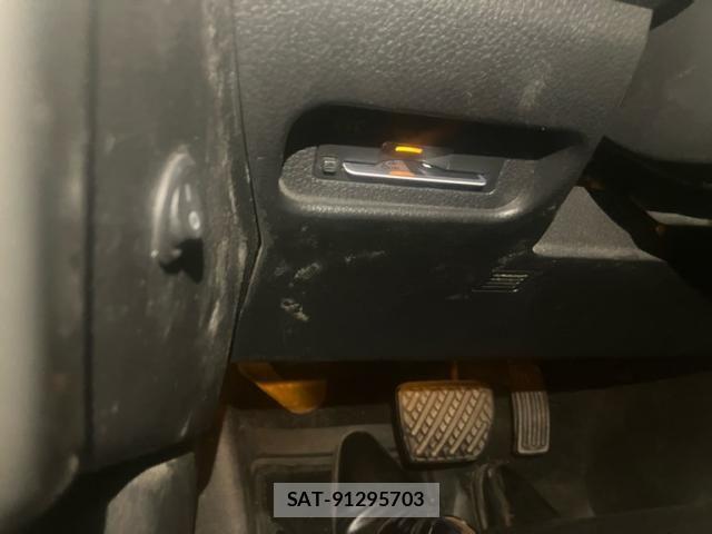Nissan X-TRAIL 2012-02 8747033-25