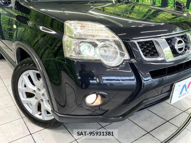 Nissan X-TRAIL 2011-09 8747028-11