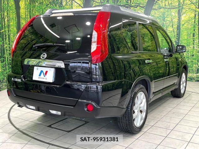 Nissan X-TRAIL 2011-09 8747028-16