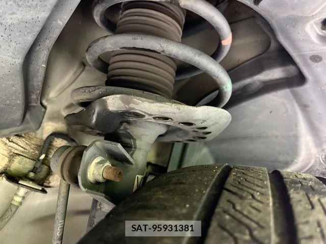 Nissan X-TRAIL 2011-09 8747028-19