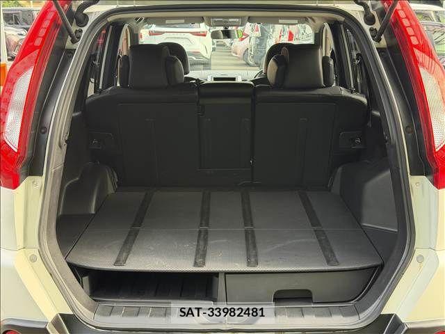 Nissan X-TRAIL 2011-08 8747027-10