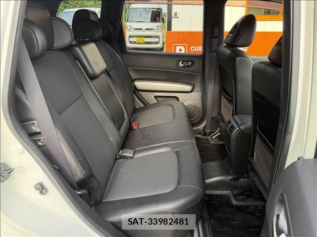 Nissan X-TRAIL 2011-08 8747027-25