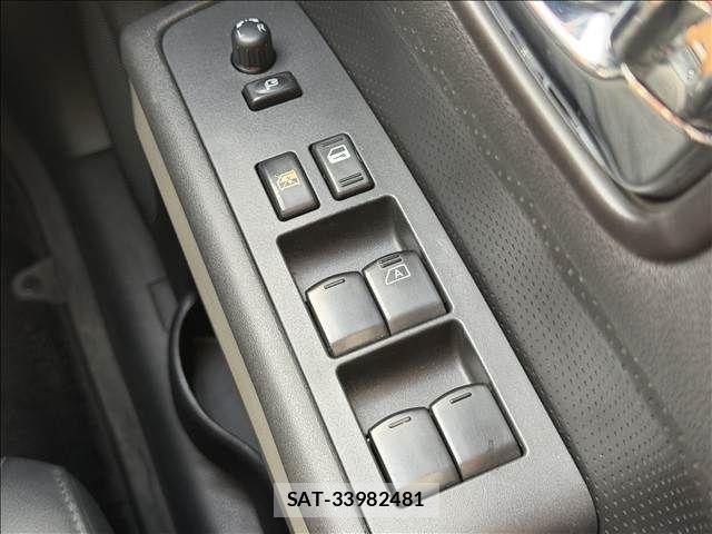 Nissan X-TRAIL 2011-08 8747027-28