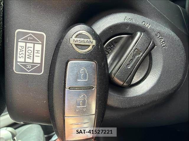 Nissan X-TRAIL 2011-07 8798000-6