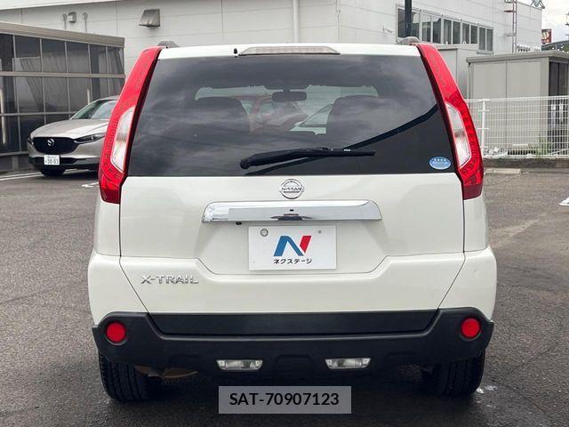 Nissan X-TRAIL 2013-09 8798003-14