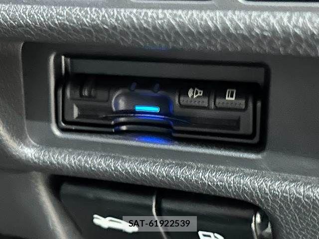 Nissan X-TRAIL 2019-01 8797996-9