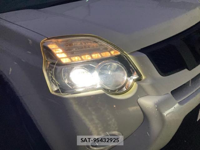 Nissan X-TRAIL 2013-10 8798004-10