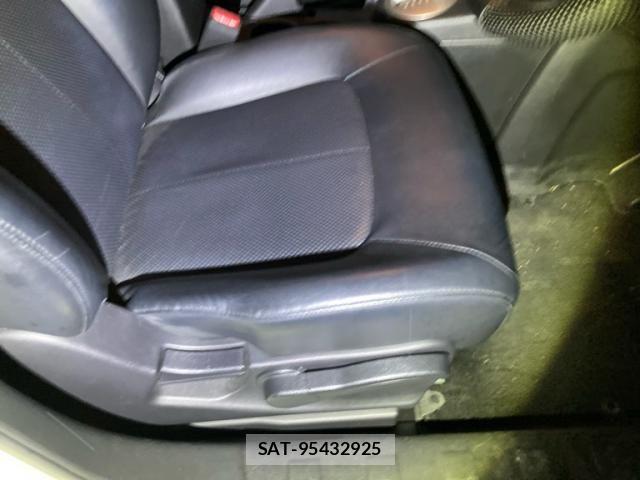 Nissan X-TRAIL 2013-10 8798004-14