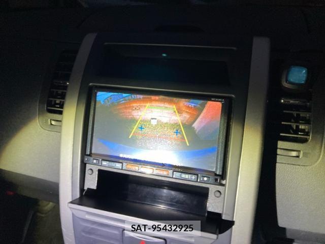 Nissan X-TRAIL 2013-10 8798004-21