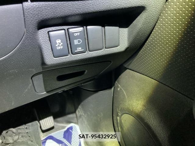 Nissan X-TRAIL 2013-10 8798004-23