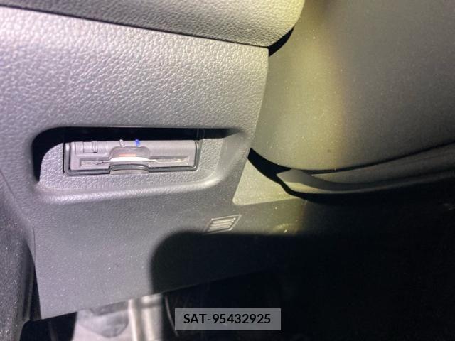 Nissan X-TRAIL 2013-10 8798004-24
