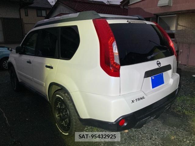 Nissan X-TRAIL 2013-10 8798004-2