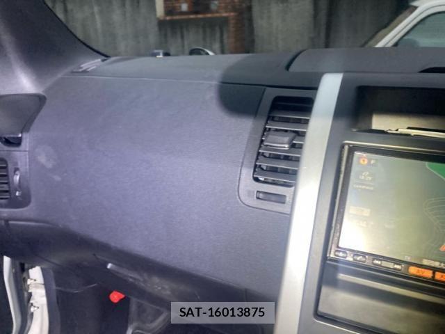 Nissan X-TRAIL 2011-11 8798007-23