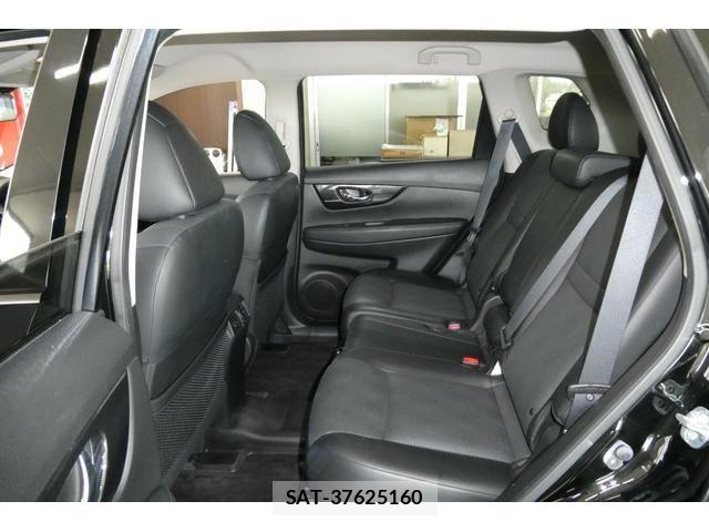 Nissan X-TRAIL 2018-02 8832639-8