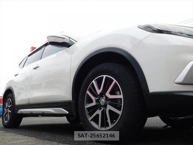 Nissan X-TRAIL 2015-09 8832642-12