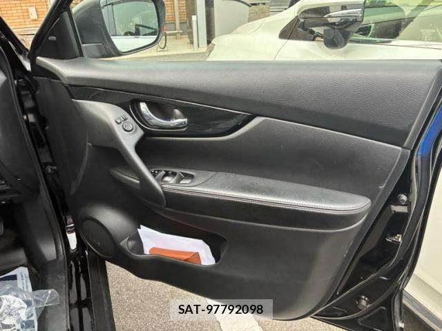 Nissan X-TRAIL 2022-06 8832637-10