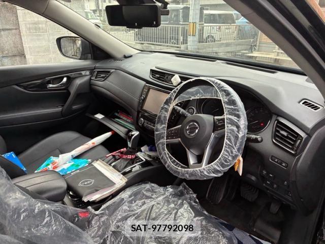 Nissan X-TRAIL 2022-06 8832637-11