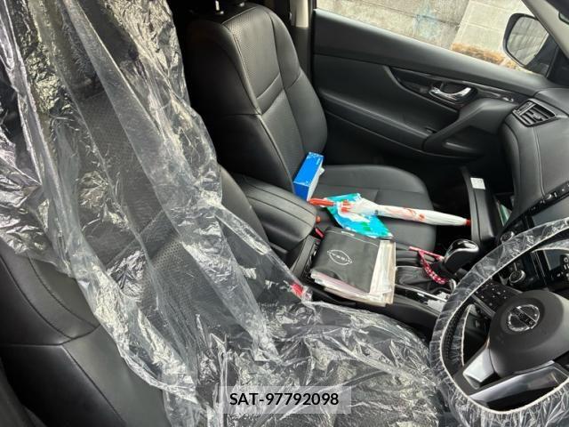 Nissan X-TRAIL 2022-06 8832637-12