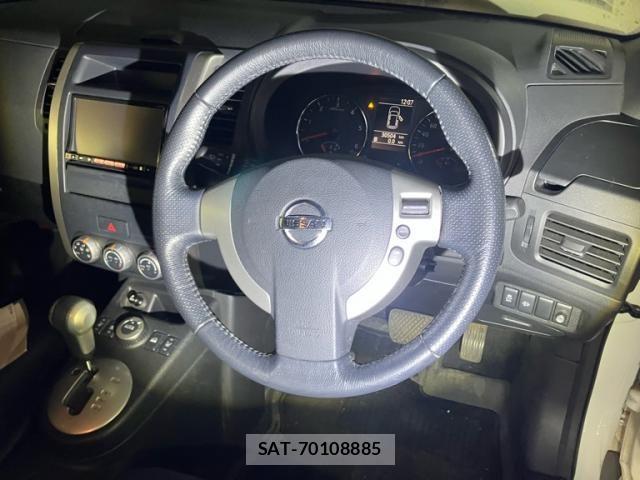 Nissan X-TRAIL 2012-11 8832640-12