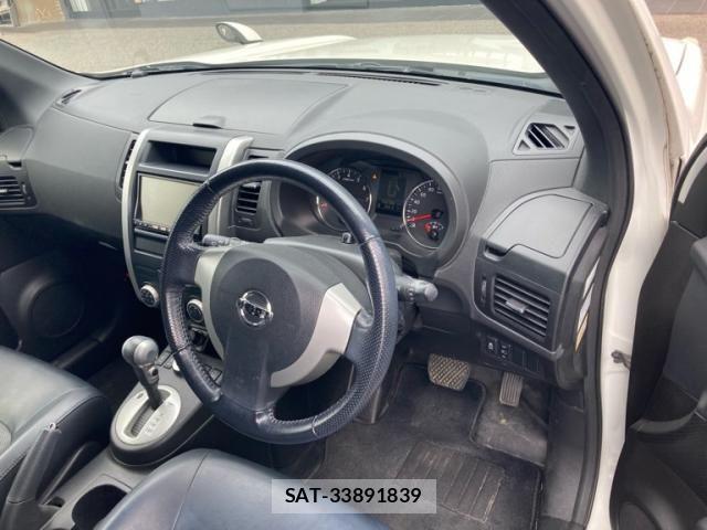 Nissan X-TRAIL 2012-06 8832652-9