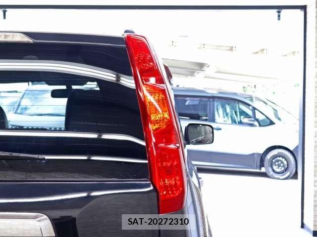 Nissan X-TRAIL 2010-05 8832644-17