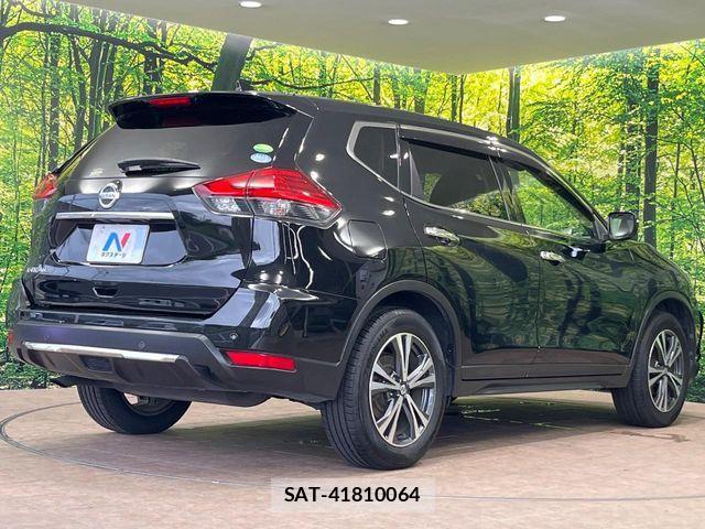 Nissan X-TRAIL 2017-09 8851173-16