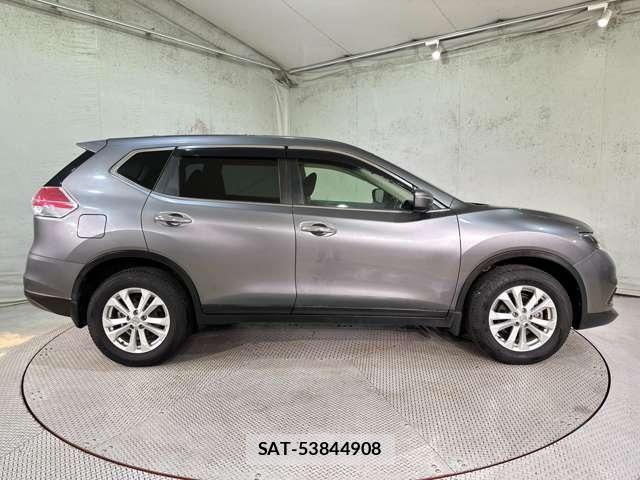 Nissan X-TRAIL 2015-12 8851176-3