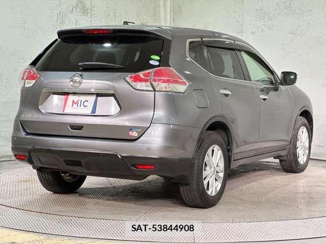 Nissan X-TRAIL 2015-12 8851176-4