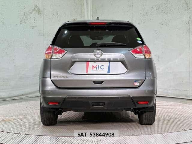 Nissan X-TRAIL 2015-12 8851176-5