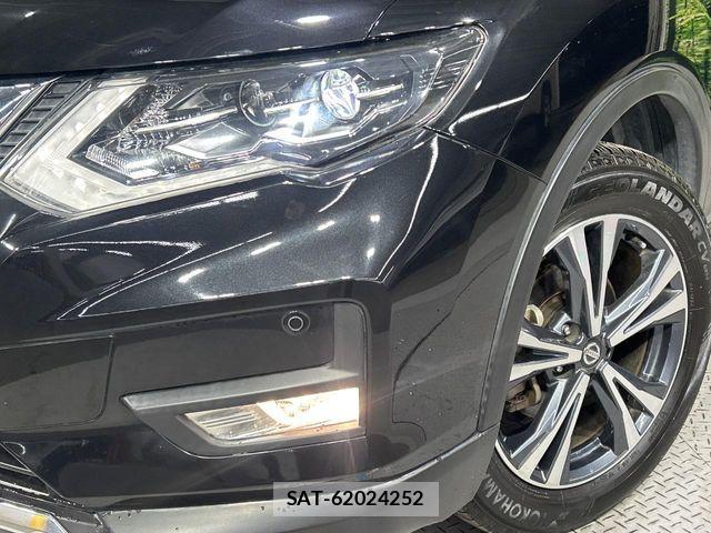 Nissan X-TRAIL 2017-08 8883095-13