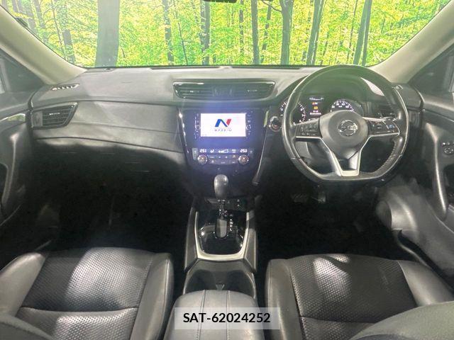 Nissan X-TRAIL 2017-08 8883095-1