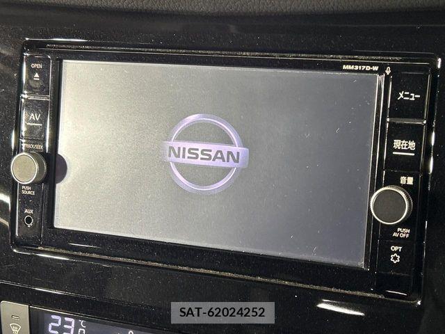 Nissan X-TRAIL 2017-08 8883095-4