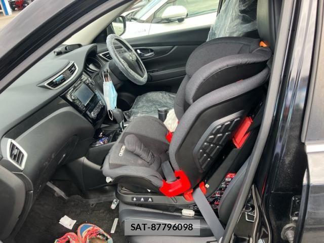 Nissan X-TRAIL 2016-03 8883106-13