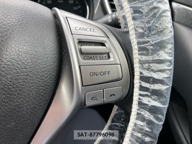 Nissan X-TRAIL 2016-03 8883106-16