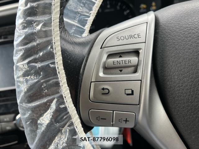 Nissan X-TRAIL 2016-03 8883106-17