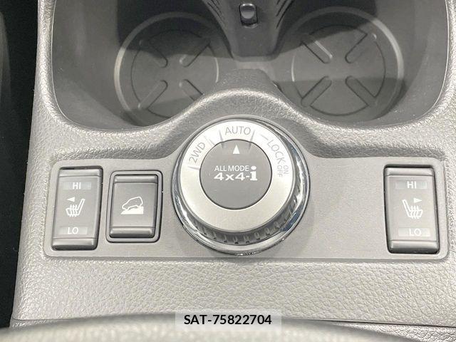 Nissan X-TRAIL 2017-06 8883100-5