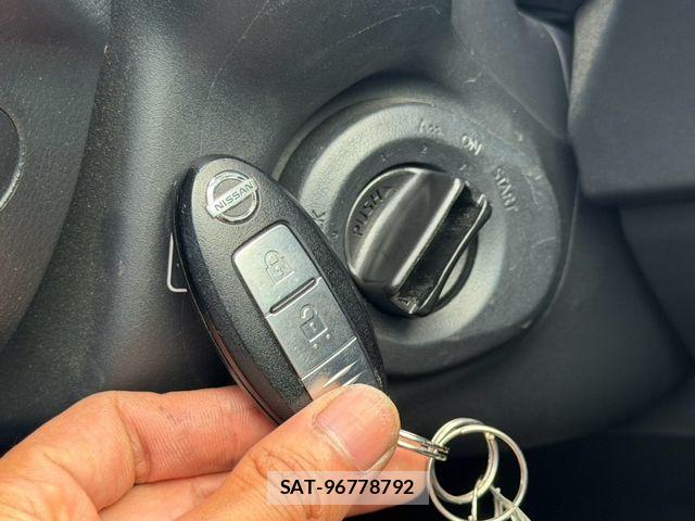 Nissan X-TRAIL 2013-03 8883102-13