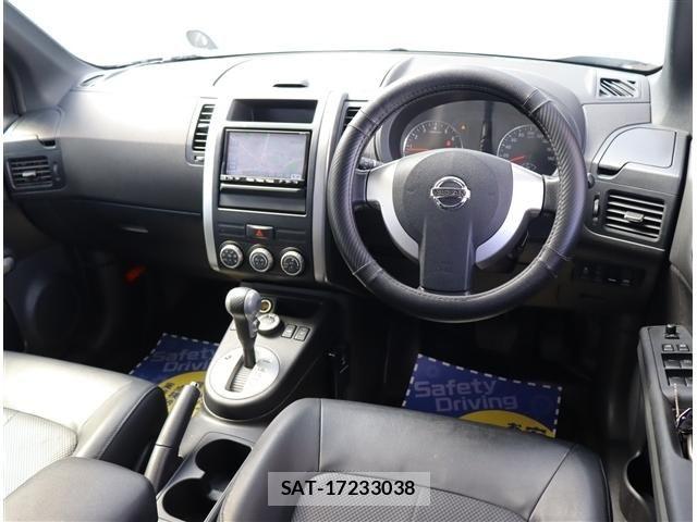 Nissan X-TRAIL 2012-05 8883104-1