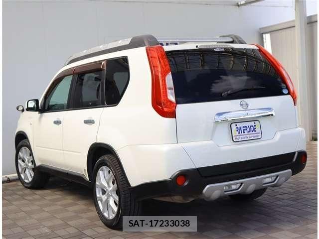 Nissan X-TRAIL 2012-05 8883104-22