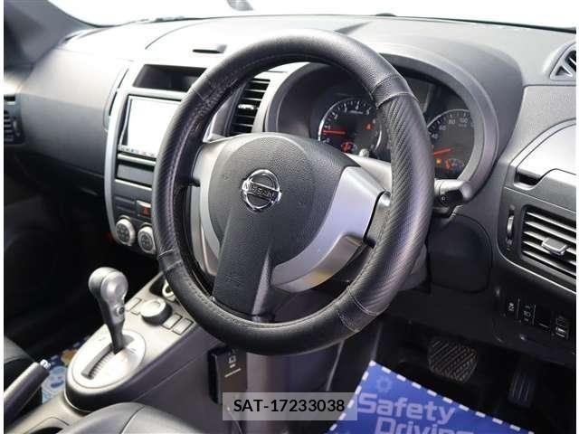 Nissan X-TRAIL 2012-05 8883104-25