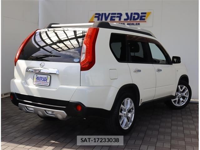 Nissan X-TRAIL 2012-05 8883104-2