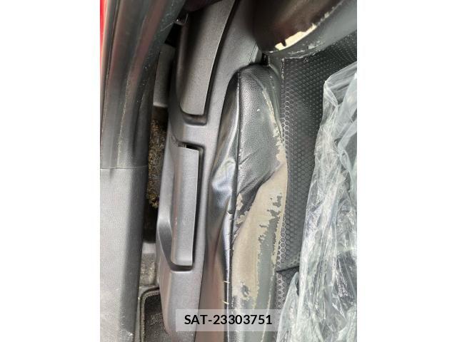 Nissan X-TRAIL 2016-09 8883105-10