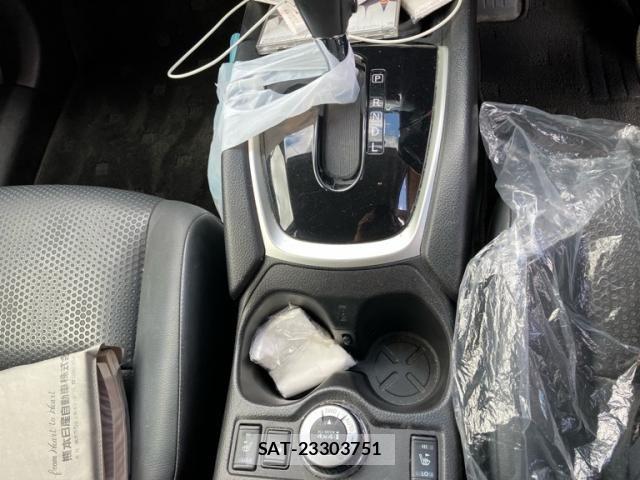 Nissan X-TRAIL 2016-09 8883105-19