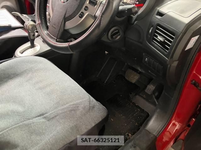 Nissan X-TRAIL 2013-09 8883110-18