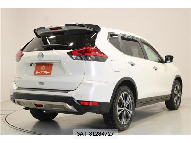 Nissan X-TRAIL 2018-02 8884652-11