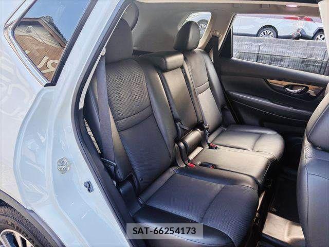 Nissan X-TRAIL 2018-05 8884651-10